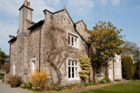 Гостиница Tros Yr Afon Holiday Cottages and Manor House  Ллангед